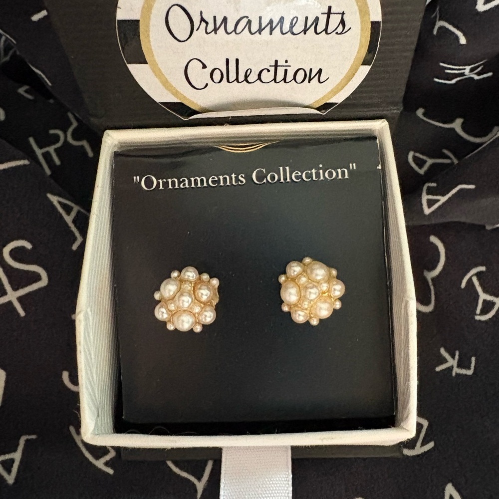 Pearl Magnetic Earrings